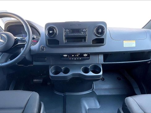 New 2025 Mercedes-Benz Sprinter 2500 image 5