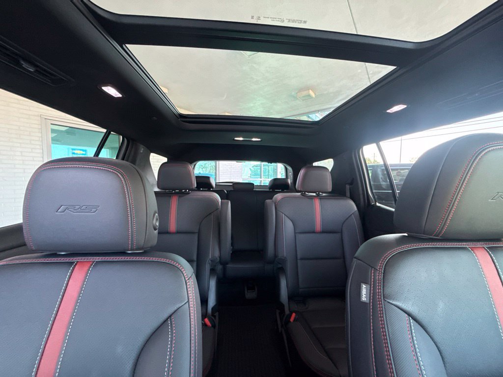 Used 2026 Chevrolet Traverse RS w/ LPO, Floor Liner Package FWD image 38