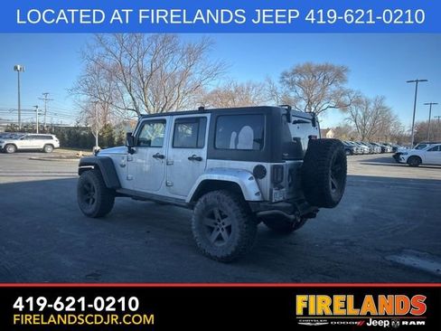Used 2012 Jeep Wrangler Unlimited Rubicon image 17