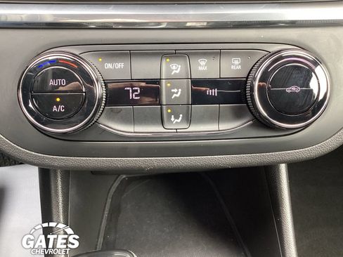 Used 2025 Buick Envista Preferred FWD image 16