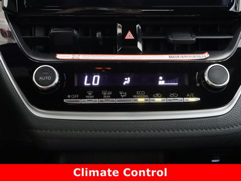 Certified 2025 Toyota Corolla SE image 19