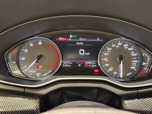 Used 2022 Audi SQ5 Premium image 30