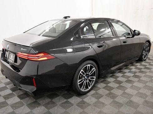 Used 2024 BMW 540i xDrive w/ Premium Package image 8
