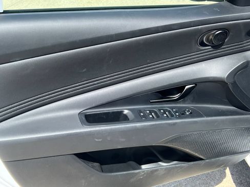 Certified 2025 Hyundai Elantra Sport FWD image 10
