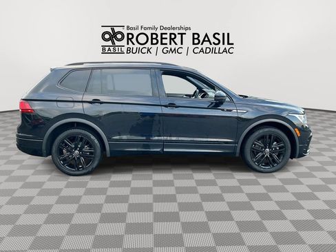 Used 2022 Volkswagen Tiguan SE R-Line AWD/4WD image 9