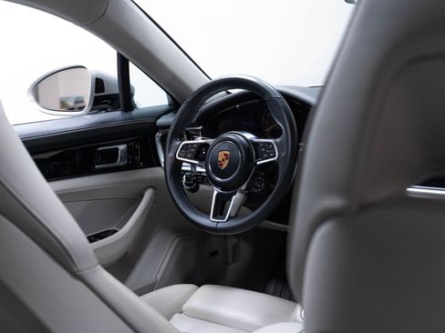 Used 2019 Porsche Panamera 4 AWD/4WD image 74
