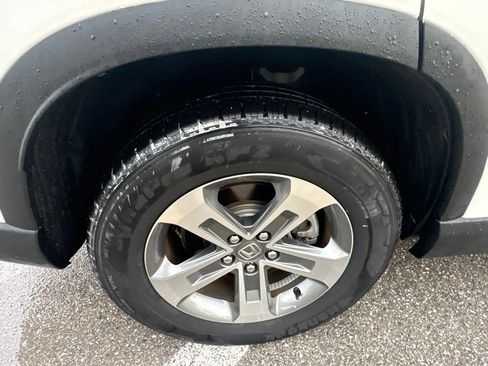 Used 2025 Honda Pilot EX-L image 11