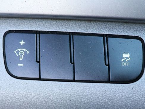 Used 2017 Hyundai Elantra SE image 41