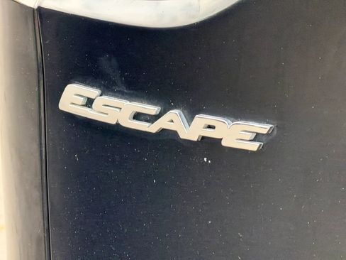 Used 2015 Ford Escape SE AWD/4WD image 19