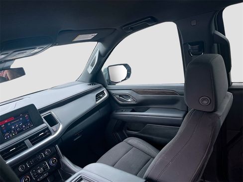 Used 2024 Chevrolet Suburban LS image 21