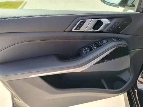 Certified 2025 BMW X5 xDrive40i image 17