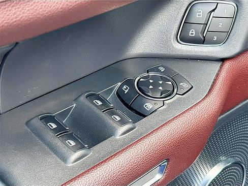 Used 2024 Ford Expedition Limited image 18