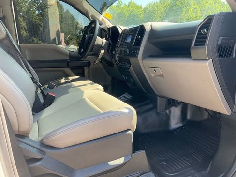 Used 2022 Ford F250 XL w/ Power Equipment Group AWD/4WD image 11