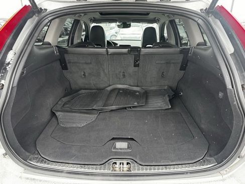 Used 2016 Volvo XC60 T6 w/ Proximity Package image 42