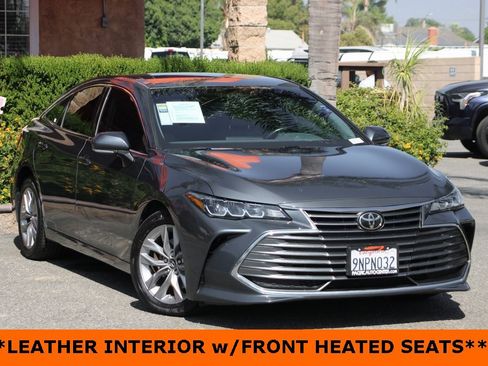 Used 2019 Toyota Avalon XLE image 2