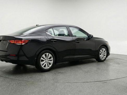 Used 2025 Nissan Sentra S image 9