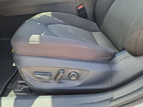 Used 2022 Toyota Camry LE FWD image 17
