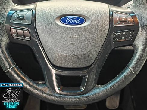 Used 2017 Ford Explorer XLT w/ Equipment Group 201A FWD image 5