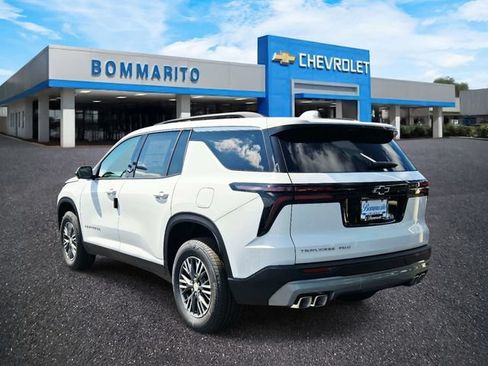 New 2026 Chevrolet Traverse LT w/ Driver Confidence Package AWD/4WD image 3