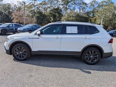 Certified 2024 Volkswagen Tiguan SE image 6