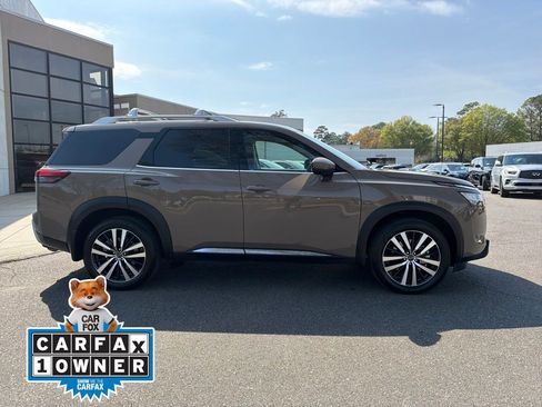 Used 2024 Nissan Pathfinder Platinum w/ Cargo Package image 14
