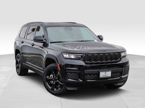 New 2025 Jeep Grand Cherokee L Altitude image 2