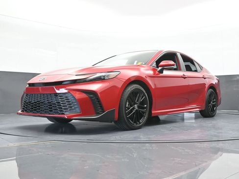 Used 2025 Toyota Camry SE w/ Multimedia Upgrade Package image 53