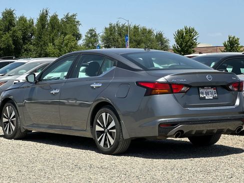 Used 2022 Nissan Altima 2.5 SV w/ SV Premium Package FWD image 7