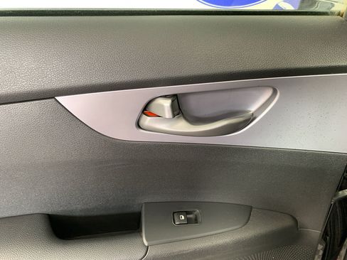 Used 2022 Kia Forte LXS FWD image 28