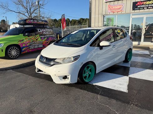 Used 2017 Honda Fit EX image 2