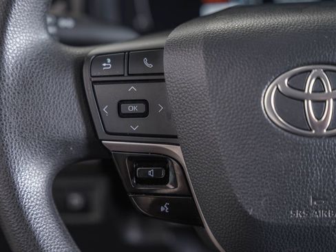 Used 2025 Toyota Camry LE image 28