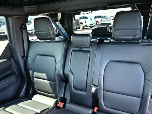 Used 2025 Ford Bronco Outer Banks w/ Sasquatch Package AWD/4WD image 25