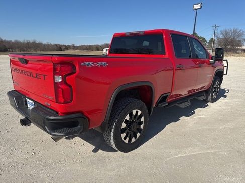 Used 2020 Chevrolet Silverado 2500 Custom w/ Custom Value Package image 5