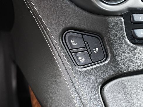 Used 2020 Chevrolet Tahoe Premier AWD/4WD image 28