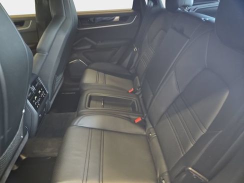 Used 2024 Porsche Cayenne Turbo GT AWD/4WD image 17