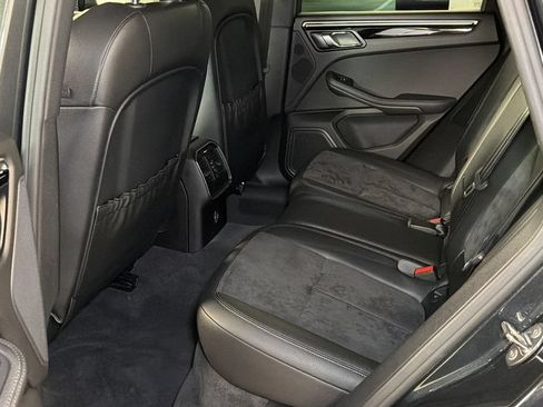 Used 2019 Porsche Macan AWD/4WD image 15