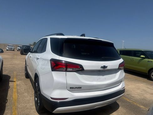 Used 2024 Chevrolet Equinox RS FWD image 12