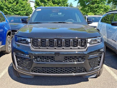 New 2026 Jeep Grand Cherokee L Summit AWD/4WD image 2