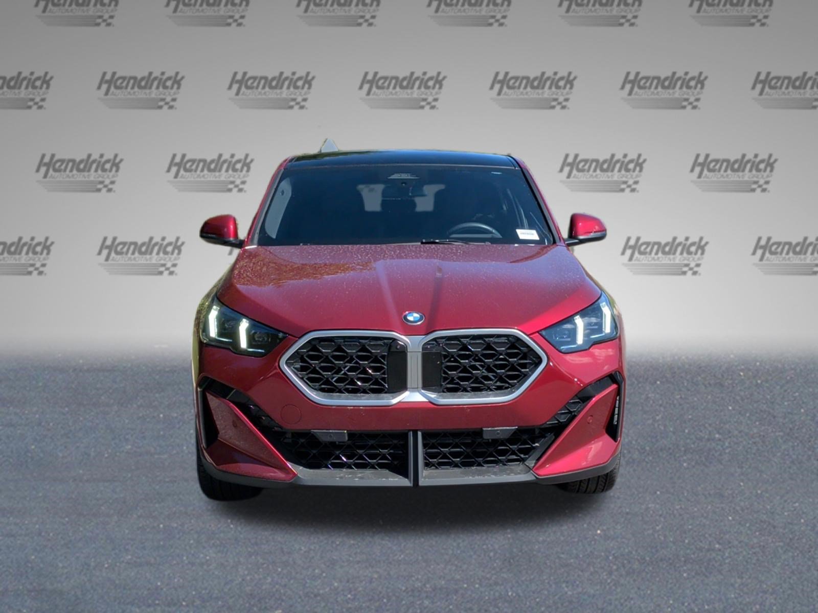Used 2025 BMW X2 xDrive28i AWD/4WD image 3