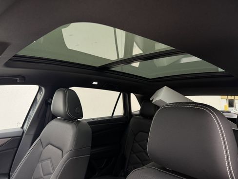 New 2026 Volkswagen Atlas Cross Sport SE image 24