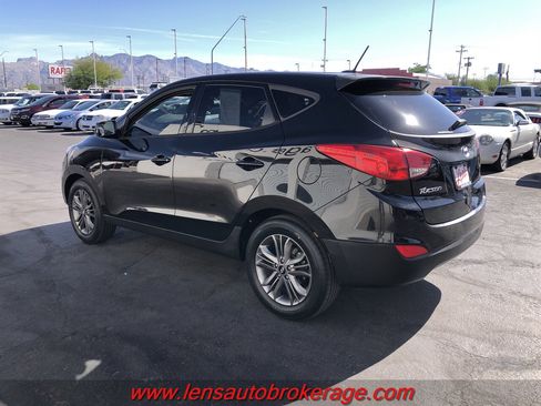 Used 2015 Hyundai Tucson GLS w/ Option Group 02 FWD image 6