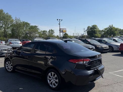 Used 2021 Toyota Corolla LE image 15