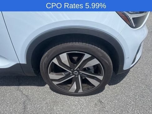 Used 2024 Volvo XC40 B5 Plus w/ Climate Package AWD/4WD image 3