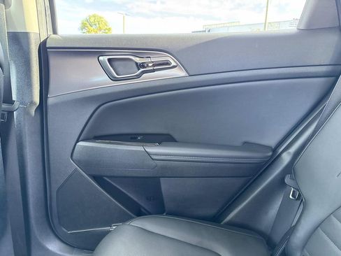 Used 2023 Kia Sportage SX image 17