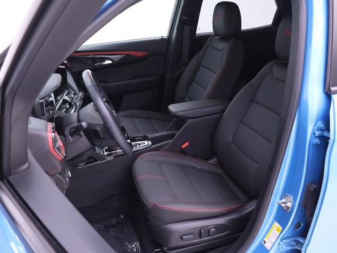 Used 2025 Chevrolet TrailBlazer RS w/ Driver Confidence Package FWD image 4