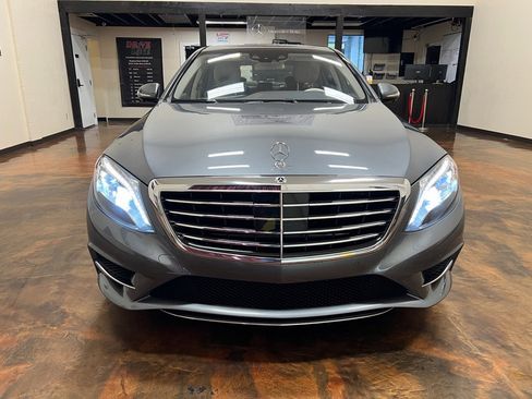 Used 2017 Mercedes-Benz S 550 Sedan image 4