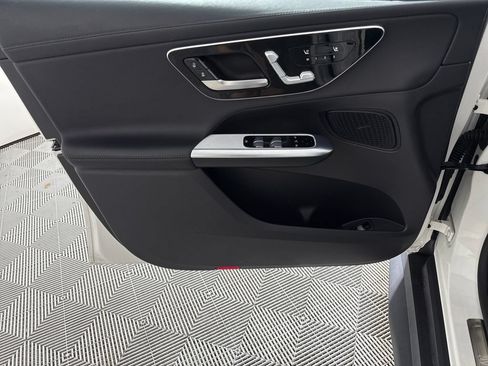 Used 2023 Mercedes-Benz GLC 300 image 9