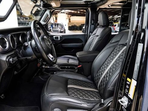 Used 2022 Jeep Gladiator Rubicon w/ Cold Weather Group image 74