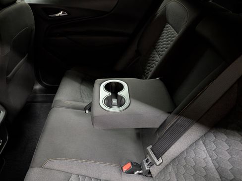 Used 2021 Chevrolet Equinox LT image 12