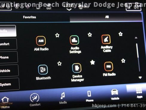 Used 2023 Chrysler Pacifica Touring-L image 26